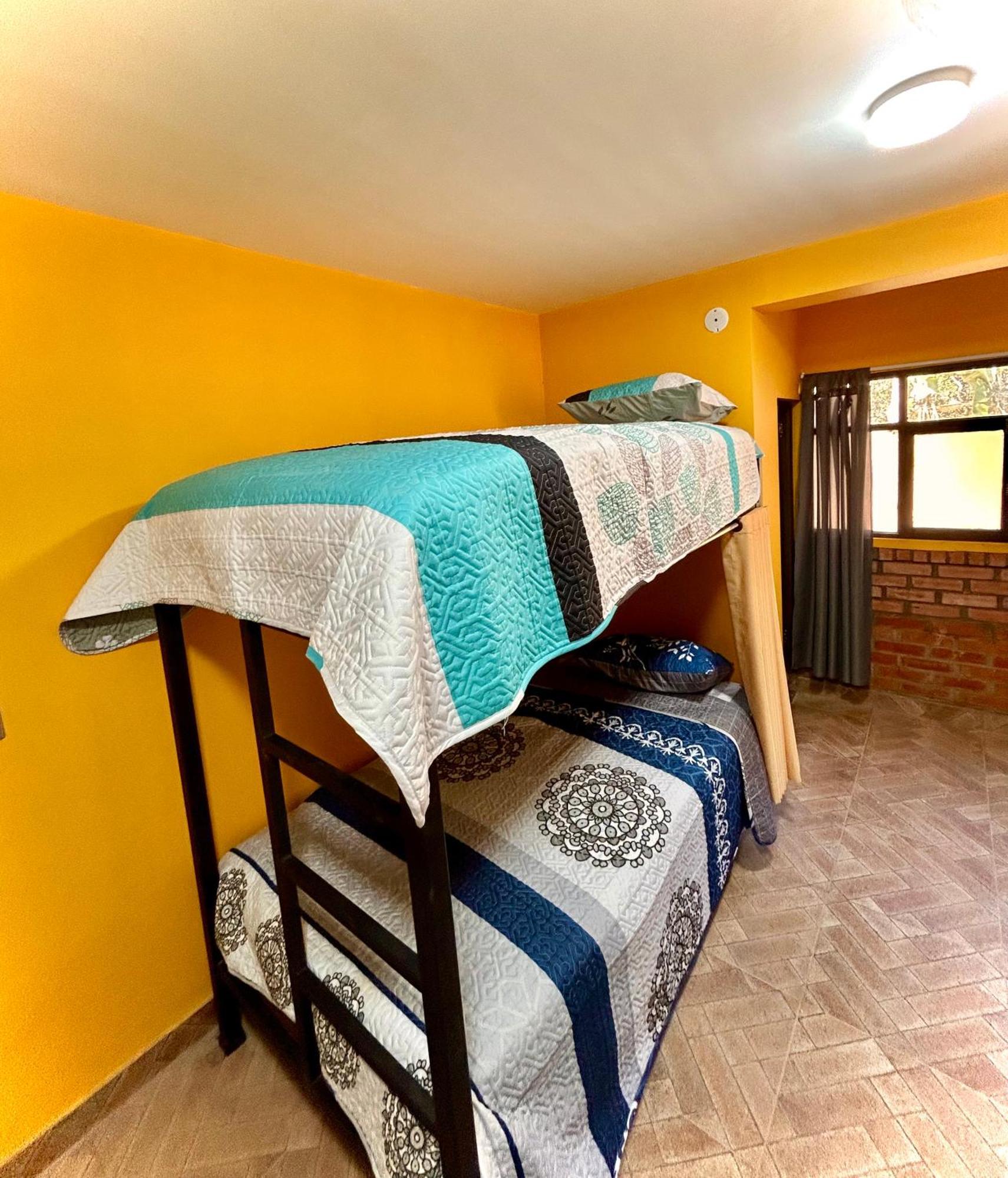 Villa Camila Hostel Coroico Zimmer foto